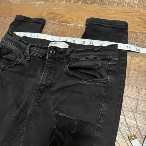 Mudd Women’s Size 9 Low Rise Skinny Black Distressed Jeans FX Stretch - Picture 8 of 14